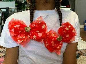 Mesh bow with heart